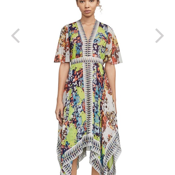 BCBGMaxAzria Dresses & Skirts - BCBGMAXAZRIA Dress